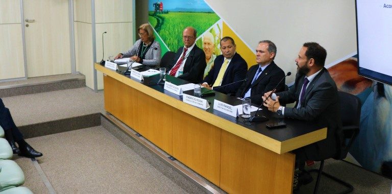 CÂMARAS SETORIAIS DISCUTEM PERDAS NA SAFRA DE SOJA E MERCADO DE ETANOL DE MILHO