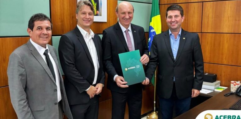 NO MAPA, ACEBRA APRESENTA DEMANDAS PARA O SECRETÁRIO DE POLÍTICA AGRÍCOLA