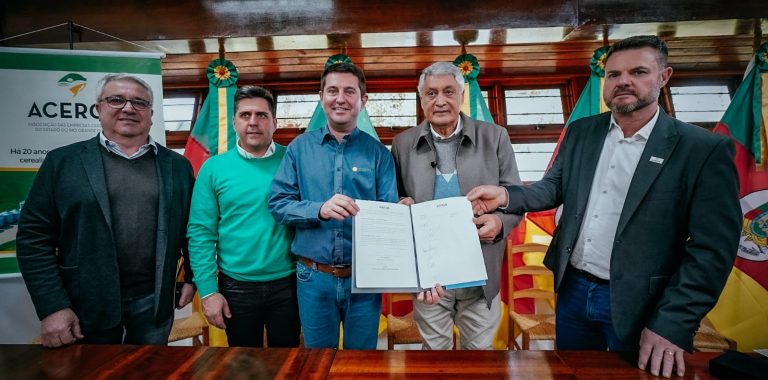 ATITUS E ACEBRA FUNDAM ACADEMIA PARA FORMAÇÃO DE ASSOCIADOS